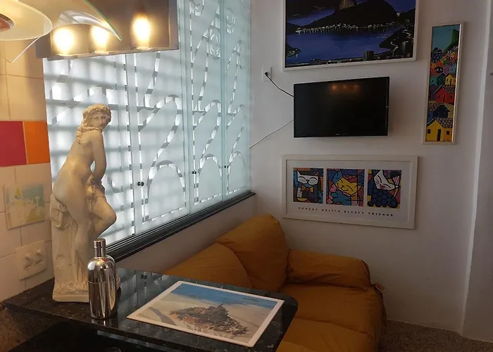 Apto Copacabana com 2 Suítes